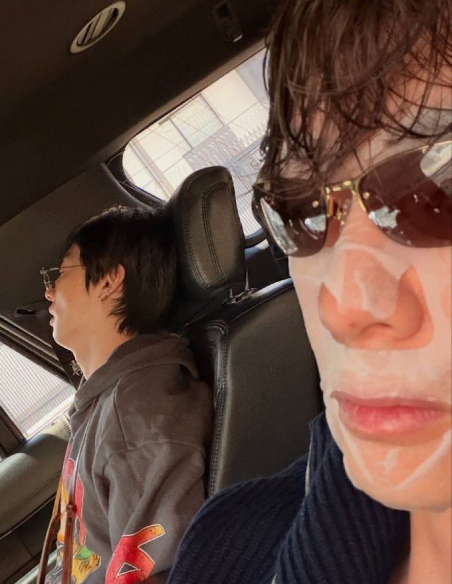 vkslore's tweet photo. im crying 😭 https://t.co/eQtb6FcKXZ