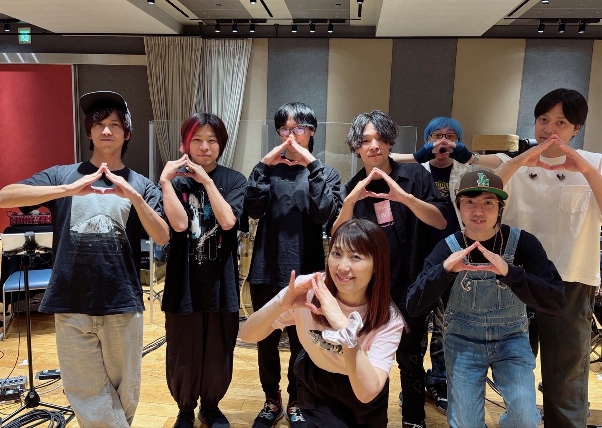 minamiracle6_6's tweet photo. リハ終わった🎼
素敵すぎるーー✨

5箇所やるから
1回だけでも見に来てほしい
リハを終えて
そんな気持ちです

長年歌ってきた曲たち
こんなにかっこよく演奏してくれて
ほんと泣ける
マロンブラザーズ 
ありがとう🥹

頼もしいバンド��
優しいスタッフさんたちと
最高のツアーにします
＃四半世紀栗林 https://t.co/Sk0PB6xKbd