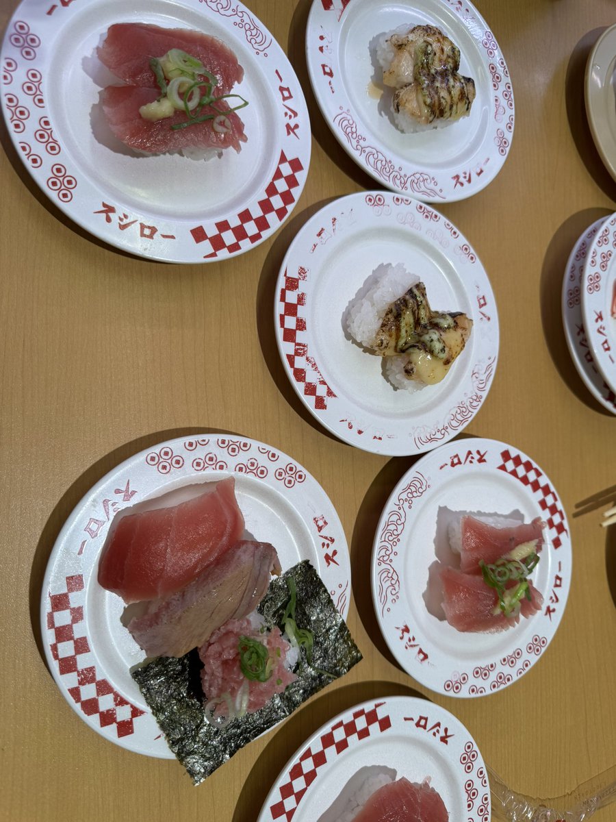 pakorassyu's tweet photo. スシローでい https://t.co/5ODSVnk0Zx