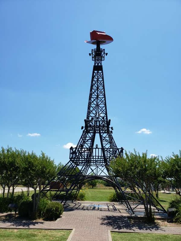 ab_cummings's tweet photo. @simongerman600 Perhaps we could crowd-source all the eiffel towers here mapped
Voilà the Eiffel Tower of Paris, Texas https://t.co/EDJtVaciVL