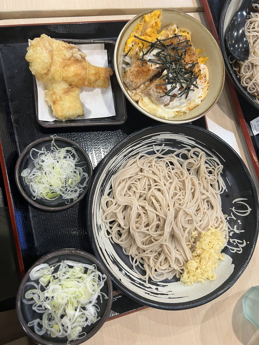 showono1's tweet photo. ゆで太郎
ミニカツ丼セット
クーポン、ちくわ天！
薬味ネギ増量コール https://t.co/8VBeG69f72
