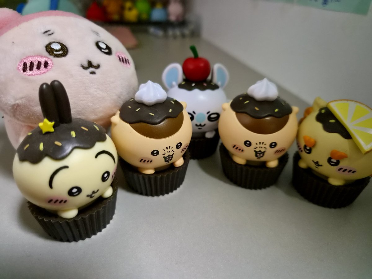 kuri_duringday's tweet photo. #먼작귀트친소 #먼작귀_트친소
#치이카와트친소 #치이카와_트친소

고3이에요!! 덕질할 분들을 잡기 위해..!!
트친소 열어요! 진짜 예전부터 좋아했는데 먼작귀 영화개봉하고 붐업되어 기쁜 마음에...🥹🥹🥹 흔적 다 찾아갑니당!!
굿즈를 많이 안 모아서 지금 배달중 이슈로 이 피규어들이라도..ㅎㅎ https://t.co/Gk6l6zEQP4