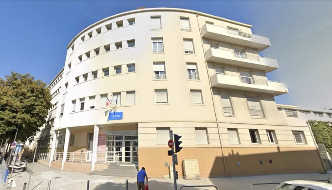 Frontieresmedia's tweet photo. 🚨 ALERTE - Des élèves du lycée Vauban, à Nice, se sont connectés en visioconférence à des cours en utilisant comme pseudos : Abdeslam, Mohamed Lahouaiej-Bouhlel (auteur de l’attentat de Nice). (Éric Ciotti) https://t.co/OZjsWjU4WP