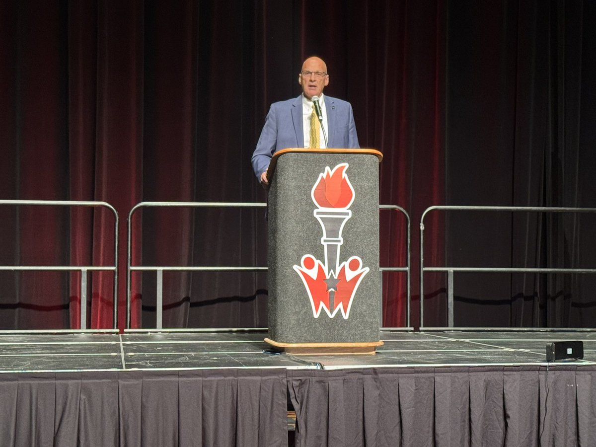 IAPSS_ORG's tweet photo. The #INFallCon26 Day Two General Session kicked off by recognizing the leaders who serve and strengthen our Association and Indiana public education. Among those honored were our 2025–26 District Superintendents of the Year, culminating in recognition of 2027 Indiana Superintendent of the Year, Mr. Rob Moorhead, Superintendent of South Ripley Schools.
Congratulations to these outstanding leaders, and thank you for your continued service to your schools, communities, and colleagues across Indiana. #LeadIAPSS