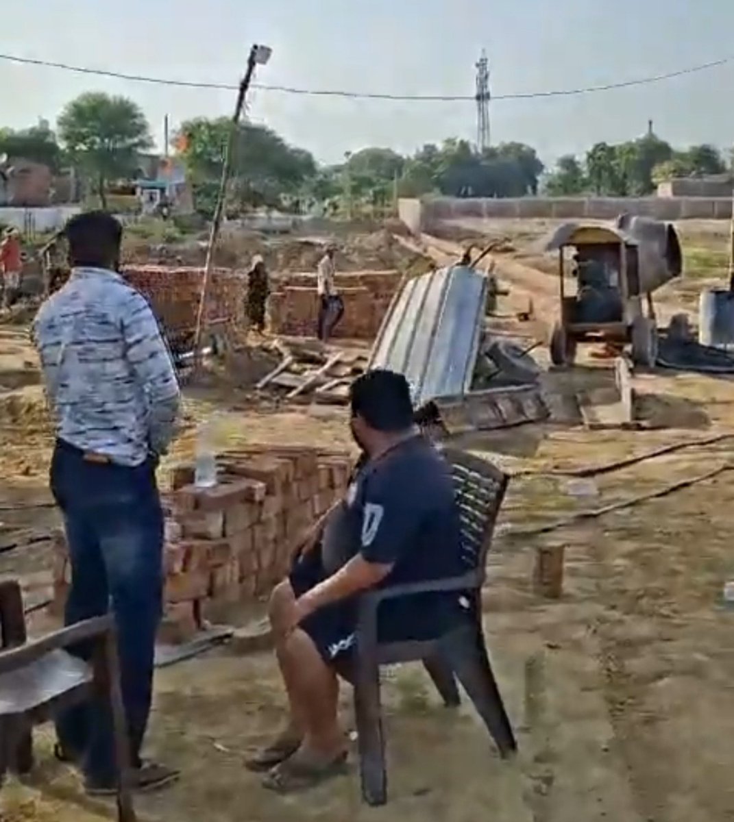 SurajKrBauddh's tweet photo. Terror in Uttar Pradesh.

A Dalit man, Deepak Gautam, was building a home on his plot in Mathura.

More than a dozen goons openly fired several rounds and attacked his family when they refused to pay them a ransom of ₹20 lakh.

The yogi govt has no control over goons. https://t.co/jbekjcqzfI