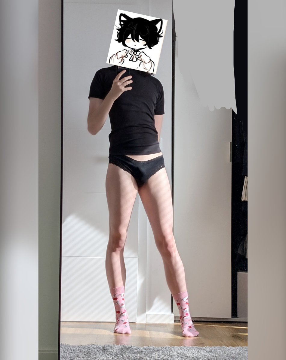 sanftloh's tweet photo. Do you think that it works for boys too? :p #femboy https://t.co/PqLId8WN6E