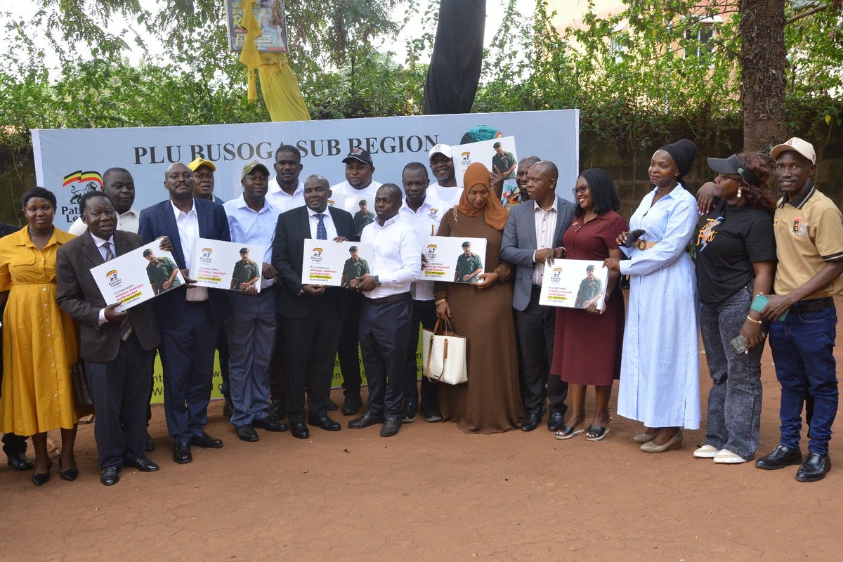 HonTwallafadil's tweet photo. Today afternoon, Members of Parliament and PLU Coordinators from Busoga Sub region visited the PLU Secretariat to endorse Gen.@mkainerugaba.
The team was led by the Busoga Sub region PLU Coordinator Hon. @SamuelNabeetaM.

They picked endorsement books and they have promised to go and amplify the PLU agenda.