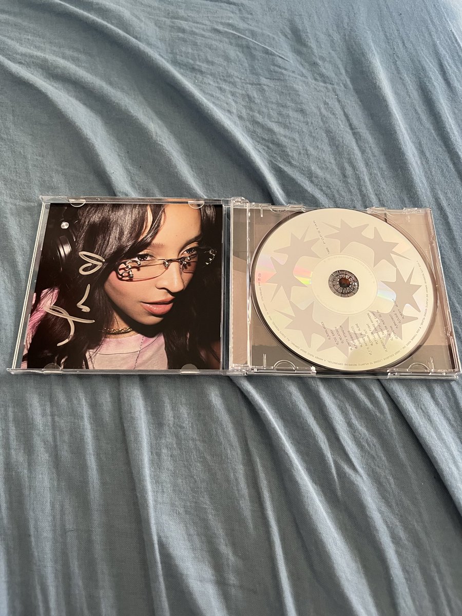 nonvogliosapere's tweet photo. don't fall in love with a POPSTAR ⭐️ (too late) #upliftingtinashe https://t.co/EMbl52lAym