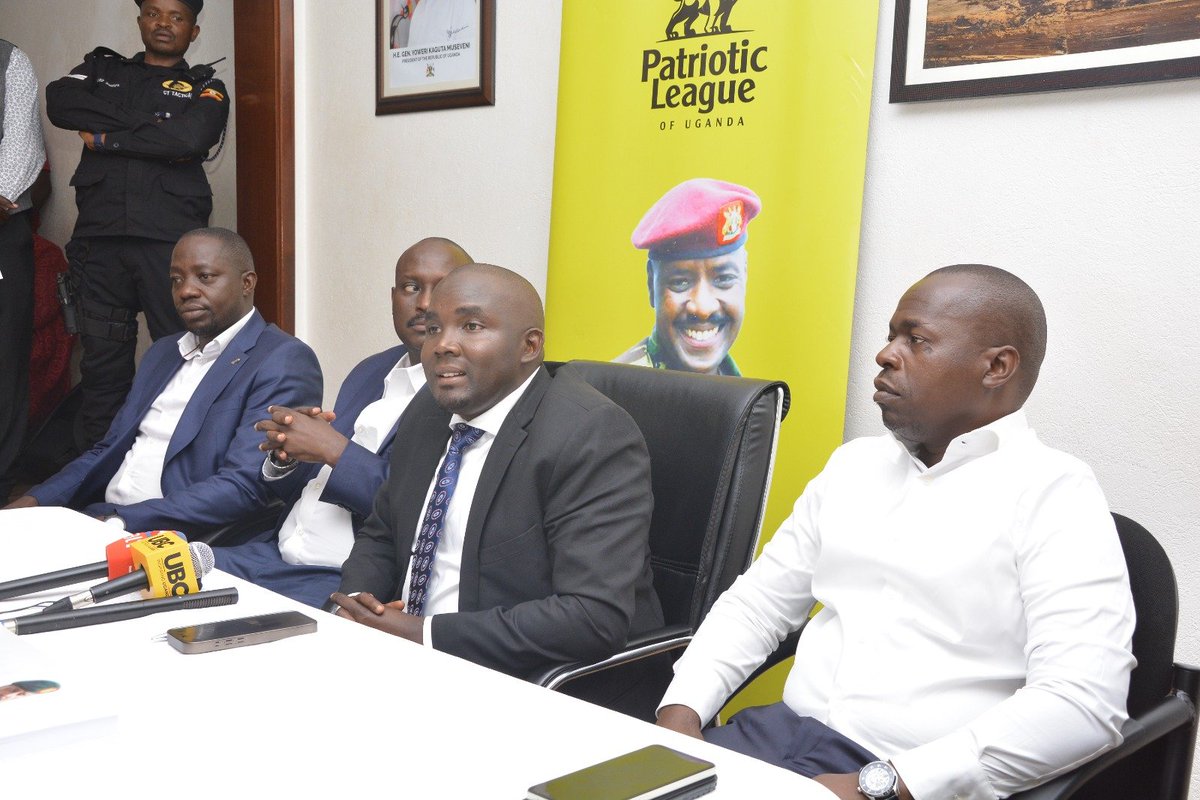 HonTwallafadil's tweet photo. Today afternoon, Members of Parliament and PLU Coordinators from Busoga Sub region visited the PLU Secretariat to endorse Gen.@mkainerugaba.
The team was led by the Busoga Sub region PLU Coordinator Hon. @SamuelNabeetaM.

They picked endorsement books and they have promised to go and amplify the PLU agenda.