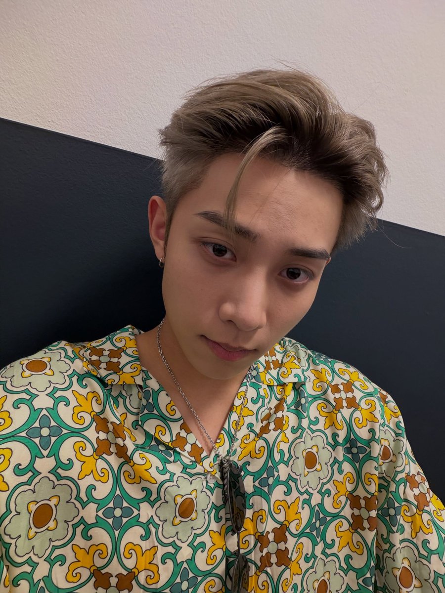 ryiulkim's tweet photo. Trying out a hair color I’ve never worn before feels so refreshing. It’s definitely giving me a whole new vibe, what do you guys think? https://t.co/dtDJDOo0Ts