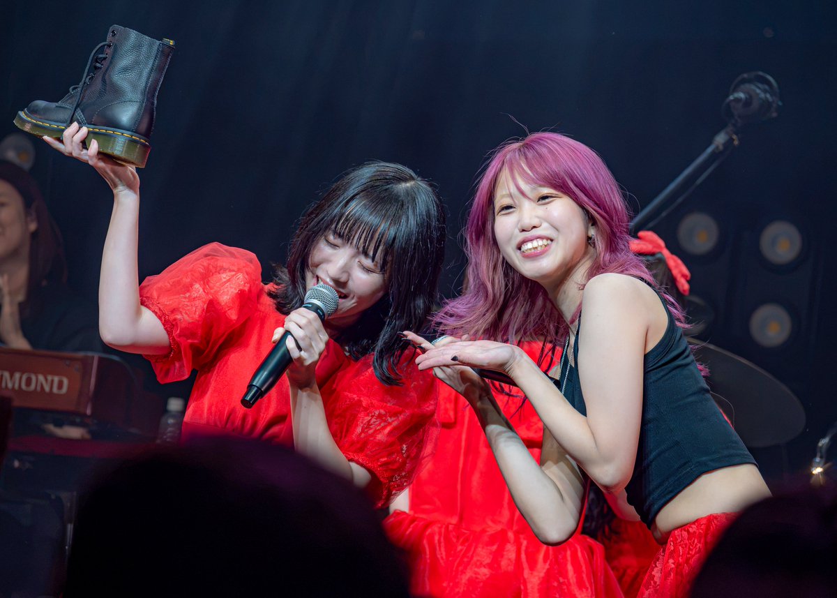 torachan_cam's tweet photo. 2026.10.05
BLUEGOATS ONEMAN LIVE
“DAWN” -BAND SET-
Zepp Shinjuku

ほんま・かいなさん（@kaina_aoyagi ）
ダイナマイト・マリンさん（@marin_aoyagi ）

CONVERSEからDr. MartensへランクUP⤴️

#BLUEGOATS 
#ブルーゴーツ10月5日Zepp新宿ワンマン https://t.co/iRiuK6KfPf