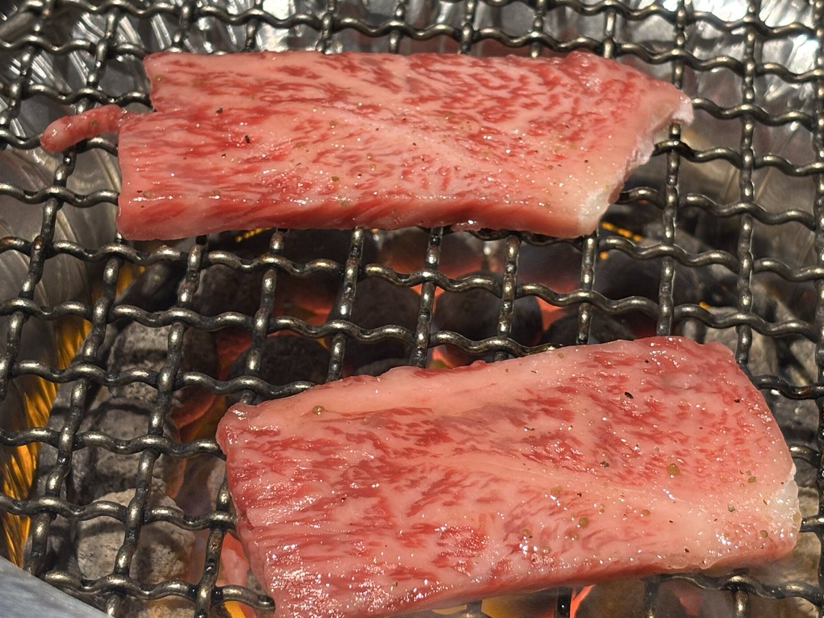 vomacky's tweet photo. 今週末の発表会のリハでさくちゃんのスタジオへ。リハの後はめたんこ美味しいお肉をご馳走になりました。さくちゃんありがとう！いい歌歌うぞぉーー‼️ https://t.co/JbotOQDbpB