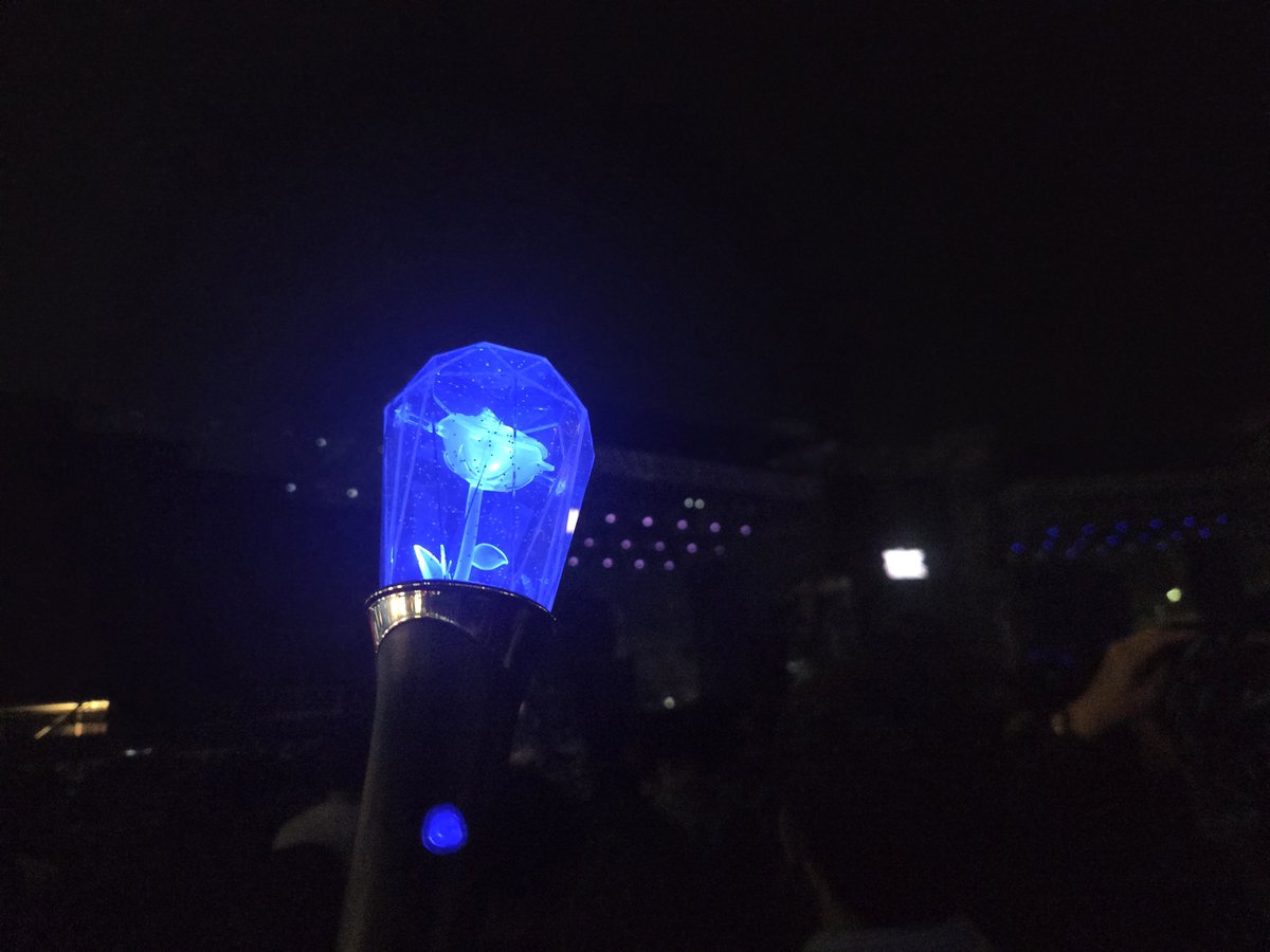 KMarvin92's tweet photo. 파라다이스 특성상 이게 맞아 보이기도 함.. 짐 두는 베캠존을 아싸리 무대 밖으로 빼고 호텔을 최대한 이용할 수 있으면.
3) 기대보다 좋았던 건 카메라. 방송국 송출이 예정되어서 그런가? 디스플레이도 되게 깔끔하고 ㅇㅇ 디자인 감각은 좀 별로였는데 비주얼이 좋았음. https://t.co/dyk6QFd3xr
