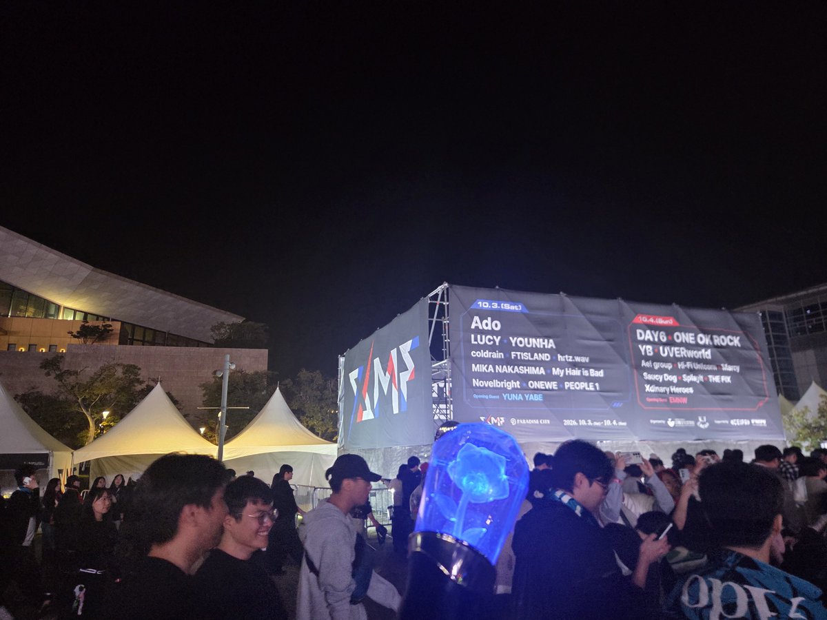 KMarvin92's tweet photo. 파라다이스 특성상 이게 맞아 보이기도 함.. 짐 두는 베캠존을 아싸리 무대 밖으로 빼고 호텔을 최대한 이용할 수 있으면.
3) 기대보다 좋았던 건 카메라. 방송국 송출이 예정되어서 그런가? 디스플레이도 되게 깔끔하고 ㅇㅇ 디자인 감각은 좀 별로였는데 비주얼이 좋았음. https://t.co/dyk6QFd3xr