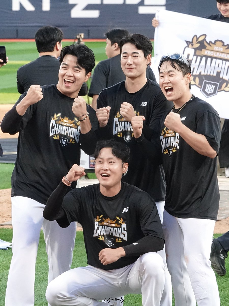 sug1moton1y's tweet photo. 00즈 🏆❤️
#스기모토 #杉本幸基 #전용주 #손동현 #류현인 https://t.co/V1afailR2x