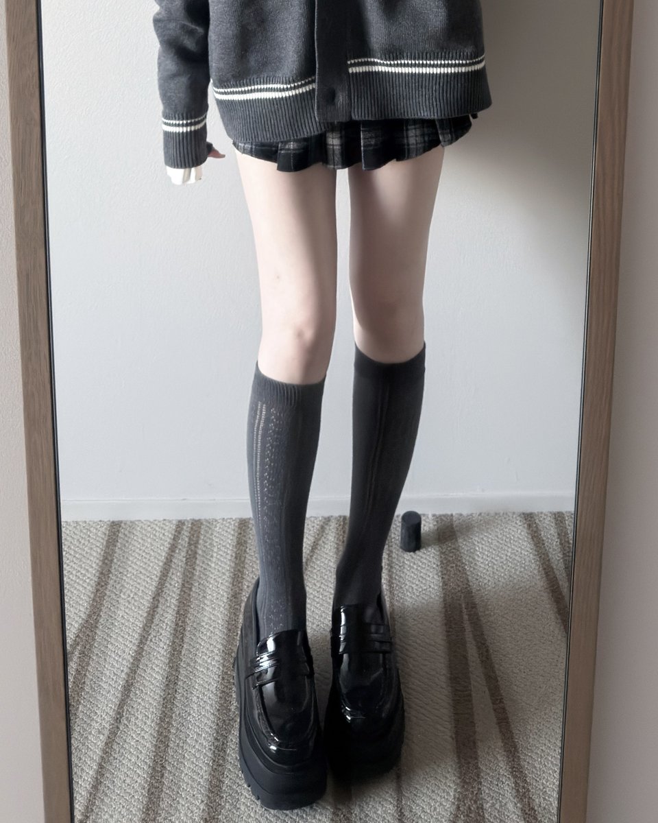 cu_xli's tweet photo. GUのこれガーーーチ可愛くて細見えして気温微妙な時に大活躍する。この日足爆浮腫みしてるのにマシに見える神……¥490 https://t.co/sdQIatpzfe
