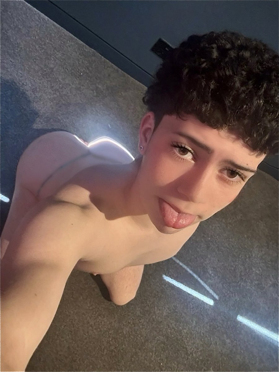 KellyK0na's tweet photo. I need a real man to use me and make me their boywife so i can serve and worship their daddy cock 🥺😍 https://t.co/1wq5wKH1dp