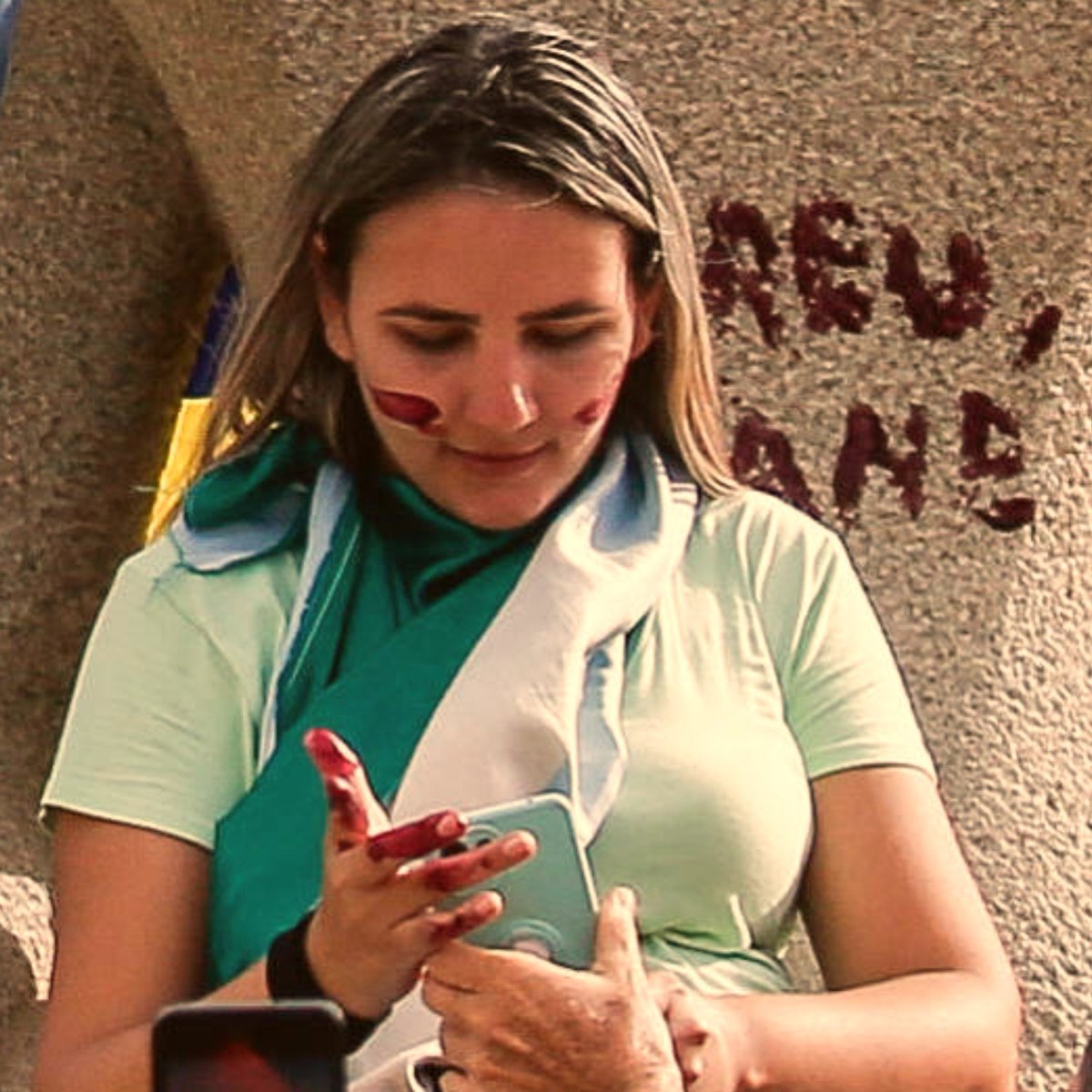 mspbra's tweet photo. 🚨 URGENTE: Moraes autoriza semiaberto para “Débora do Batom”

Alexandre de Moraes autorizou a progressão de regime de Débora Rodrigues, condenada a 14 anos pelo 8 de Janeiro. https://t.co/QlnMDsqrnc