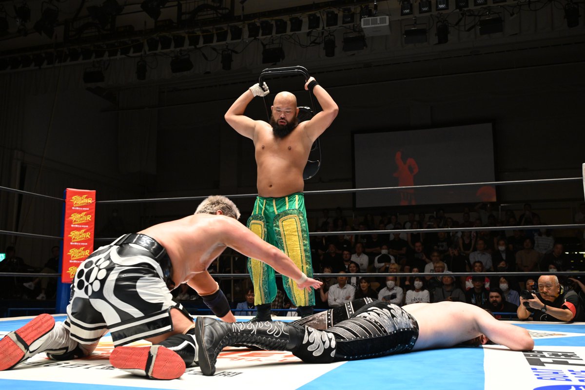 njpwglobal's tweet photo. #andNEW
K.O.B. FOR THE WIN! 💥

OSKAR &amp; Yuto-Ice defeat HENARE &amp; Great-O-Khan and begin their second IWGP Tag Team Championship reign!

👀 Check out:
https://t.co/BKDpC12IgV

📺 Watch the replay:
https://t.co/90IBhHBaEo

#njpw #njkopw https://t.co/M1BYTGIpcp