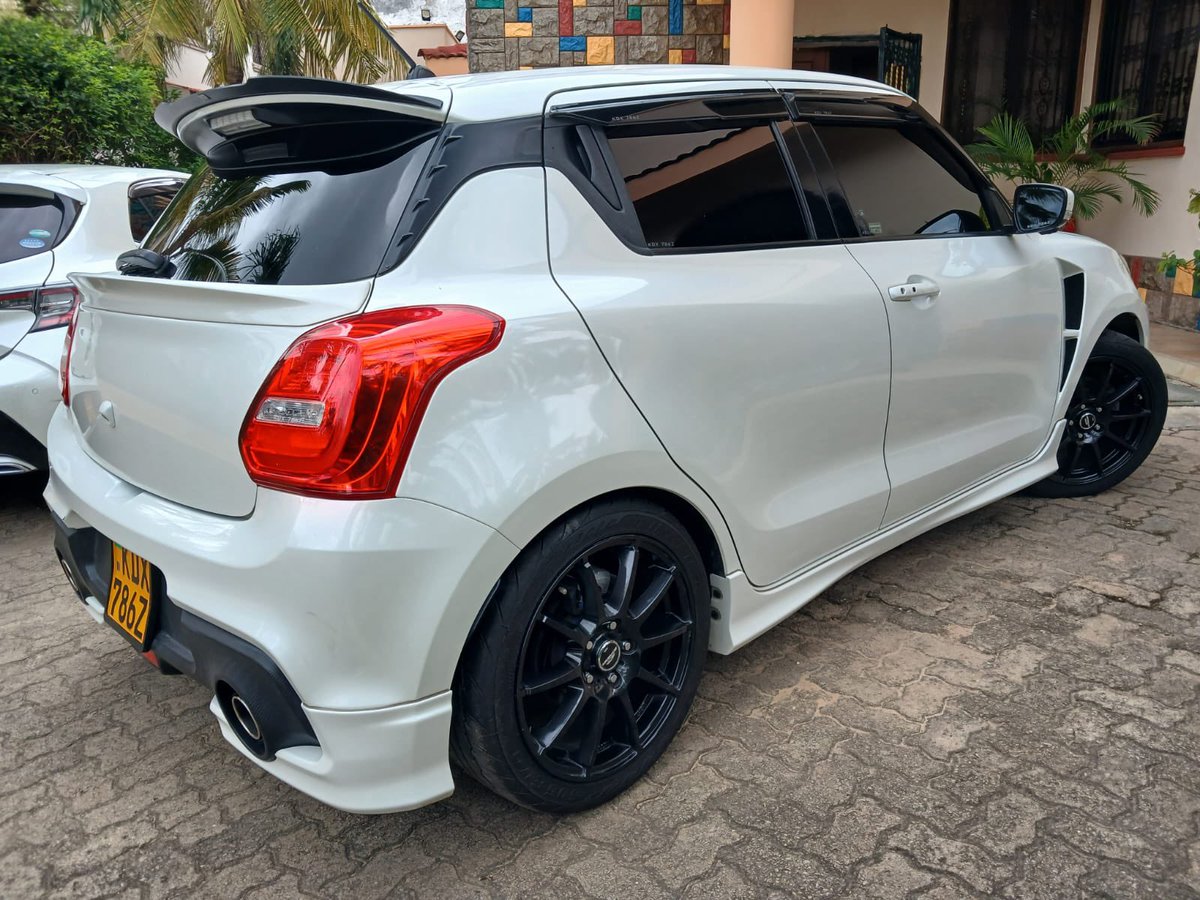 BenardMakumbi_'s tweet photo. Suzuki Swift Sports
Year 2019
1.4L BoosterJet K14C turbocharged inline-4 petrol.
6-speed manual transmission 
140hp || 240Nm
Front-wheel drive (FWD)

Price 2,100,000ksh
📌 Mombasa 
📲📥 +254 729233495 https://t.co/cEuZDeVL1o