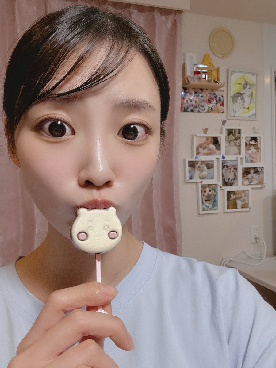 tukinoe22's tweet photo. ぶちゅうううううう https://t.co/VjSGzHsUOn
