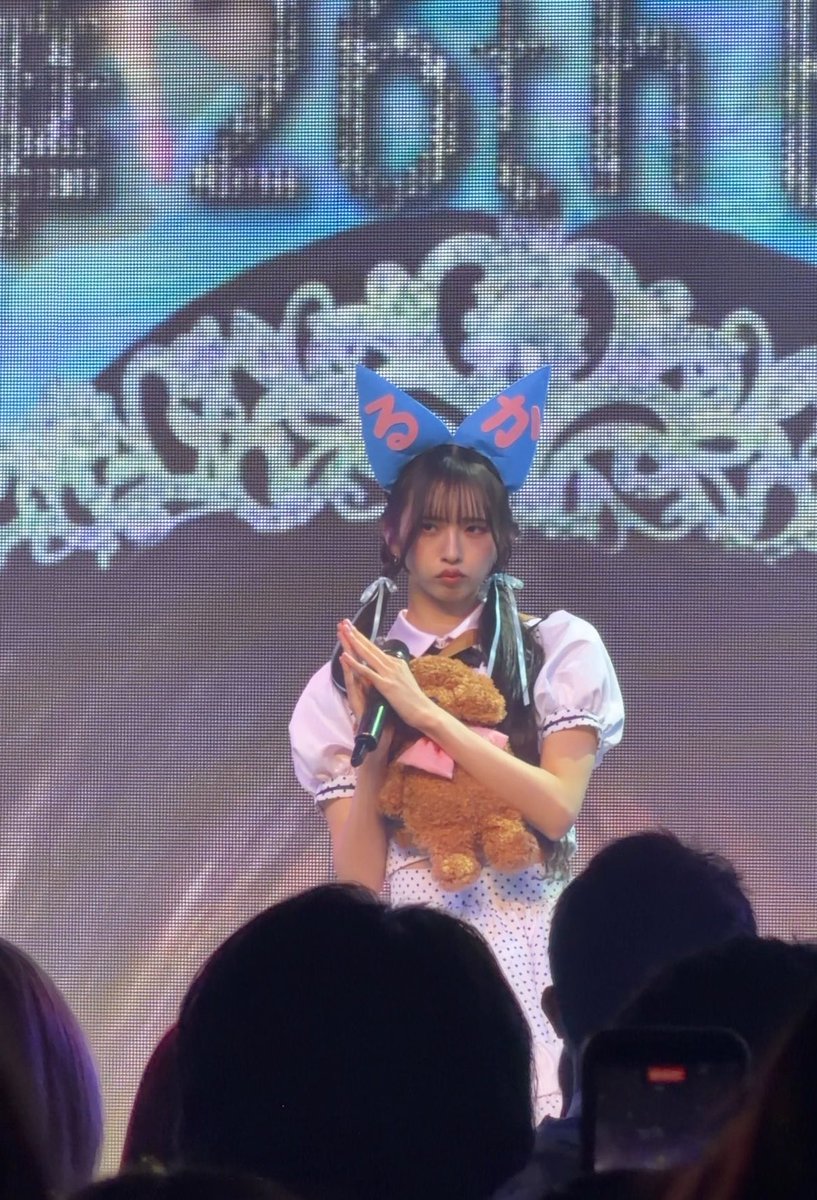 miku_99_'s tweet photo. 仕事で途中から行く予定だったけど定時ダッシュに渋滞ダッシュにタクシー降りてダッシュに乗り換えしまくりダッシュに駅着いてダッシュのおかげで登場間に合った奇跡🫠
最後列からだけど楽しかった
みみもいぬも最高

#わーすた　#瑠香めら https://t.co/2OMYiGv7sW
