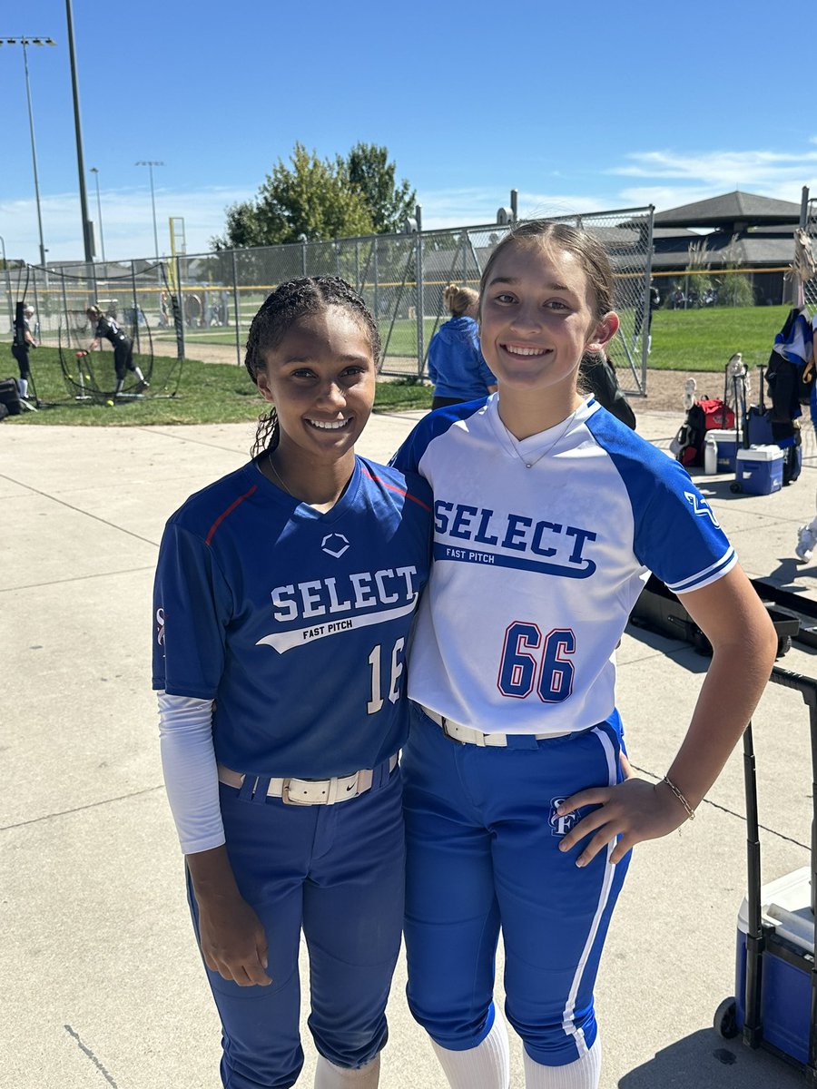 A_Baragary_28's tweet photo. I had to opportunity to guest play this weekend with @IggyByrn I truly enjoyed the experience and learned so much! 

I was also able to see my cousin @Ava_Shelley16 play! We’ve been “running into” each other at tournaments for 7 years now!

@selectfastpitch 
@SelectFPFoveaux https://t.co/qoZO4SaNx9