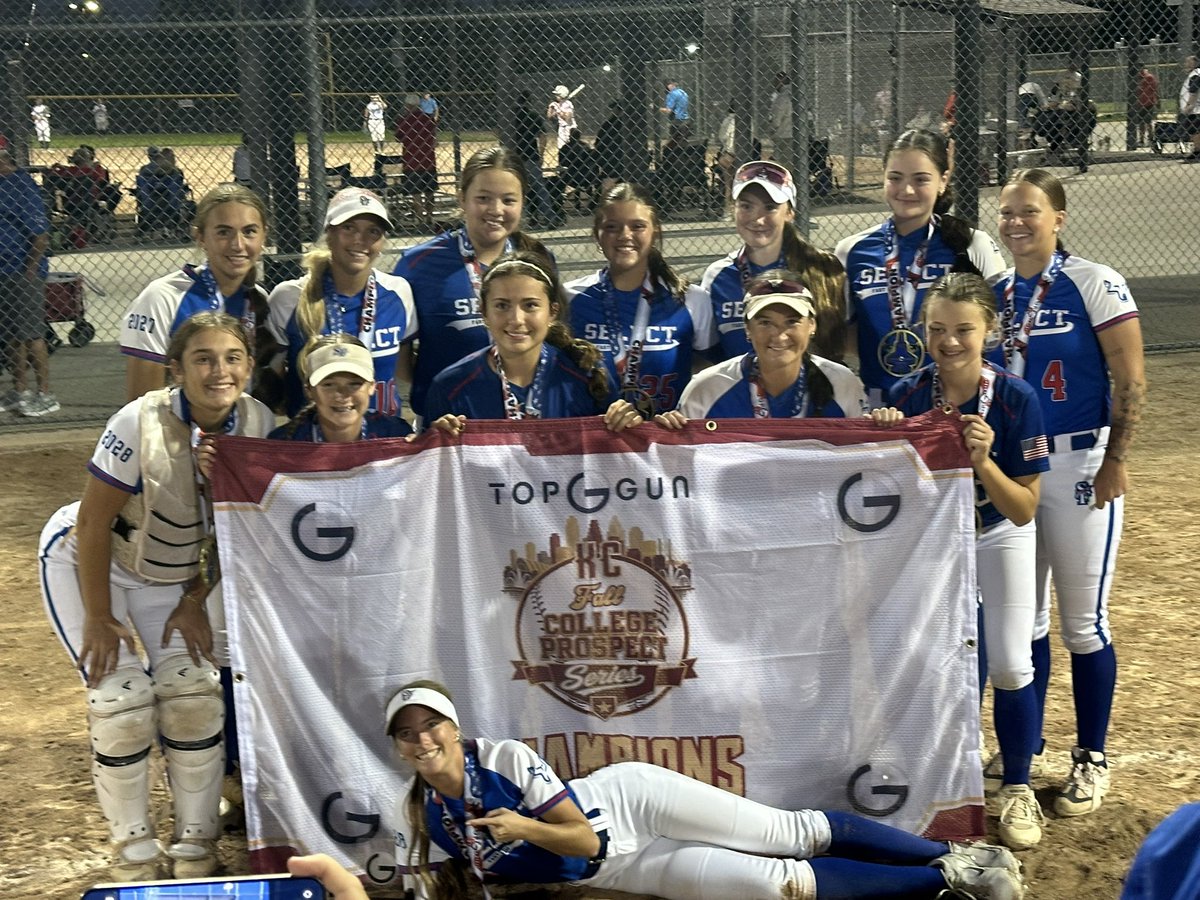A_Baragary_28's tweet photo. I had to opportunity to guest play this weekend with @IggyByrn I truly enjoyed the experience and learned so much! 

I was also able to see my cousin @Ava_Shelley16 play! We’ve been “running into” each other at tournaments for 7 years now!

@selectfastpitch 
@SelectFPFoveaux https://t.co/qoZO4SaNx9