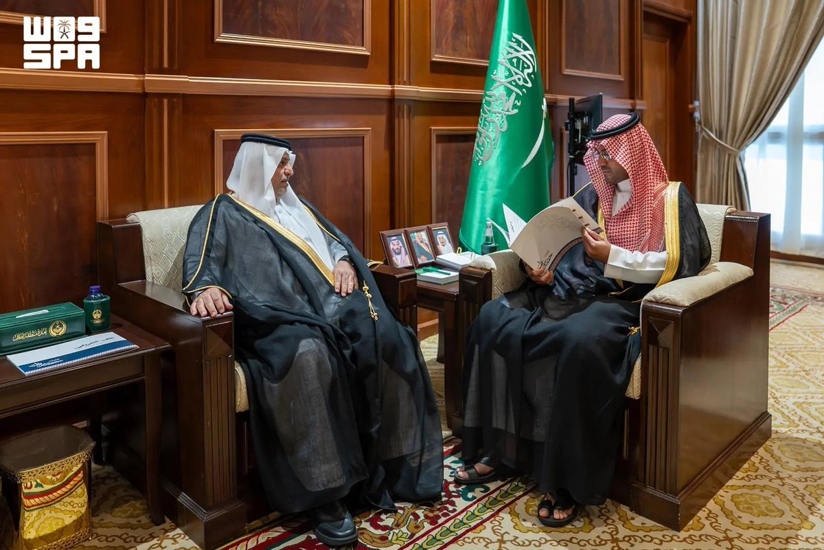 SPAregions's tweet photo. نائب أمير حائل يستقبل رئيس مجلس إدارة الجمعية التعاونية حضارات للتراث بالمنطقة.
https://t.co/eCNmtwSMqg
#واس https://t.co/iJEJKNnxuY