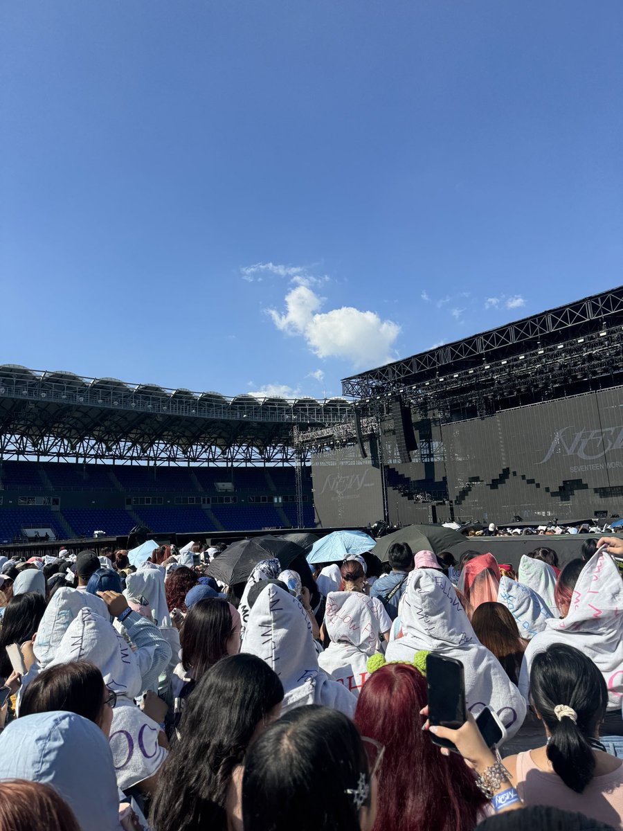 pitchiehae's tweet photo. Alam niyo ba pinaka gamit na merch during soundcheck?

Follow Again Hood Towel https://t.co/HRLX2tdFkW