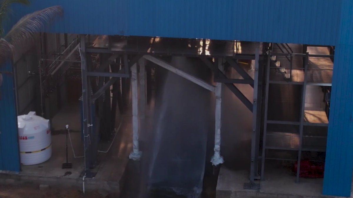 Arslanshaikh_'s tweet photo. Congratulations! @AgnikulCosmos on another impressive Agnite engine test! 🚀 

The 1-metre, fully 3D-printed single-piece semi-cryogenic engine completed 161 seconds of firing with multiple throttling sweeps and striking Mach diamonds. 

Mission-02 is getting closer! 🇮🇳 https://t.co/2lWfqqpzku