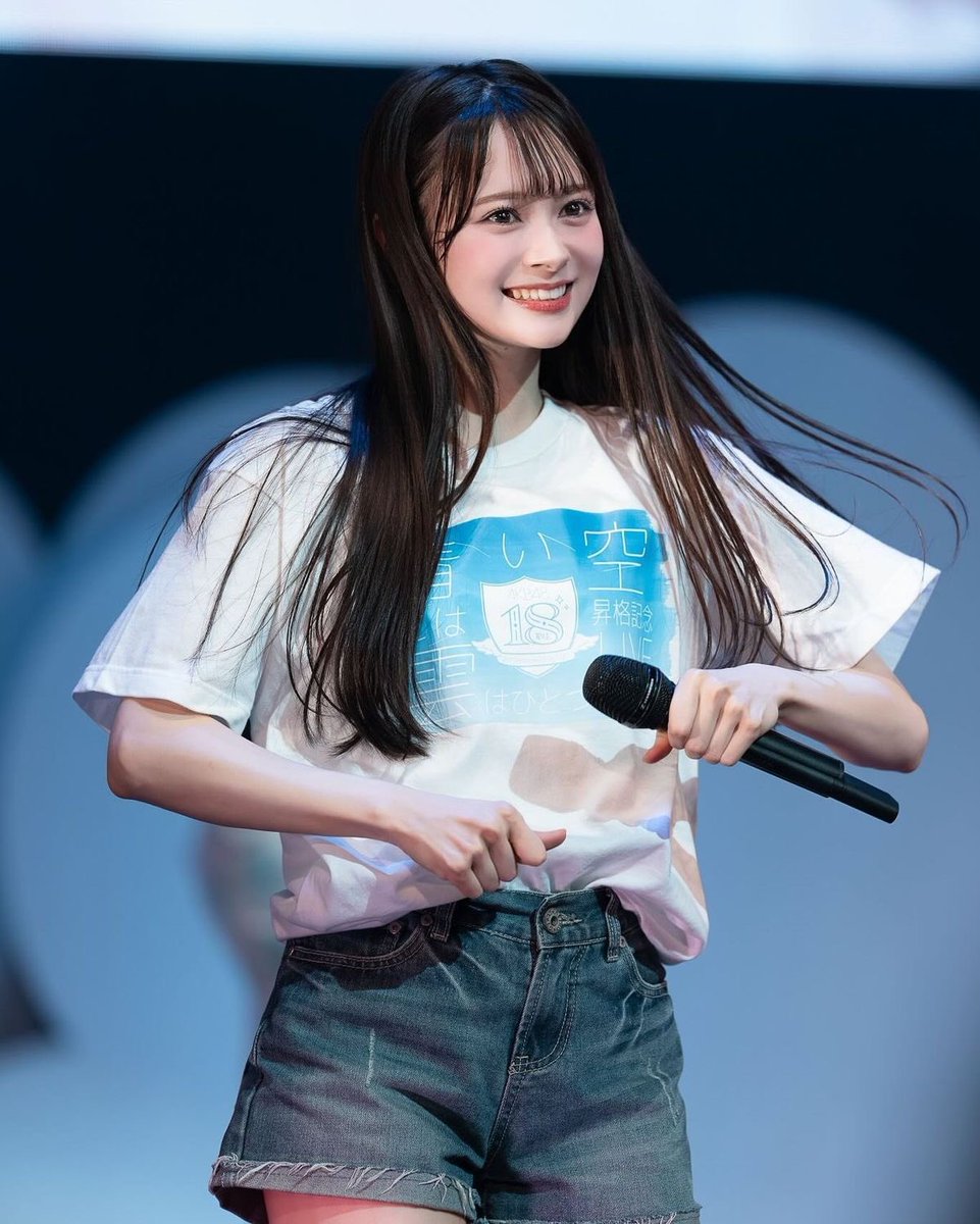 888ktmw's tweet photo. 橋本環奈と伊藤百花、もし同じ世代だったらどっちが人気出るんだろう？
どっちも1000年に1人の美女すぎる。

←はしかん派                       いともも派→ https://t.co/t16iY0cgKd