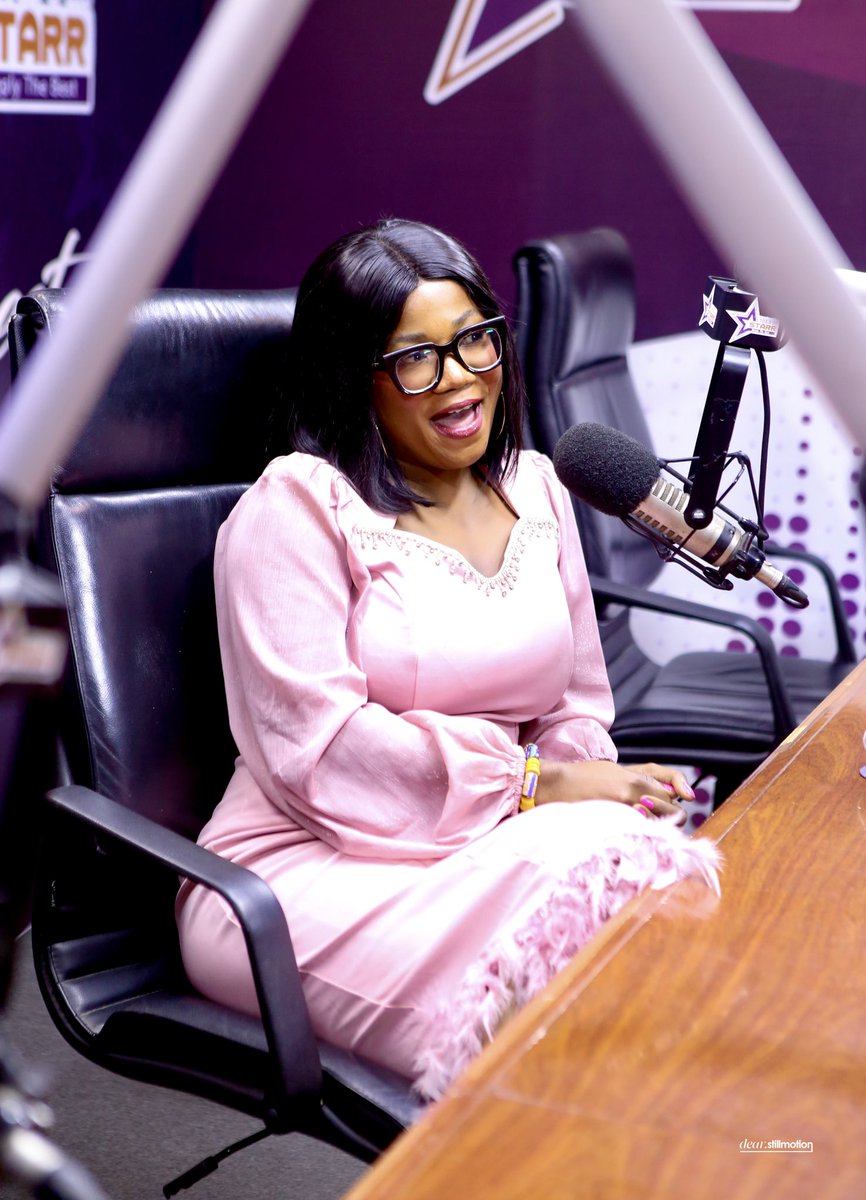 msamishikah's tweet photo. Wearing pink because it's #PinkOctober๐ for #breastcancerawareness. Tune in to #StarrDrive on @starr1035fm and listen to me from 2:10 pm - 5pm today and everyday of the week โค๏ธ๐๐พ๐๐พ https://t.co/jBMmZRrvMV