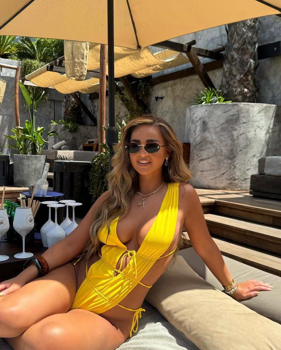 user_5737's tweet photo. Irl submission of hot and slutty Erin. Keep sending irls 
#irl #submission #bikini #hot #slut #bop #girl https://t.co/BPSoJq2UAo