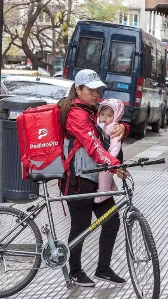 patoperon1sta's tweet photo. La Argentina de Milei, descripción gráfica 👇🥹 https://t.co/aeb0rxxmMA