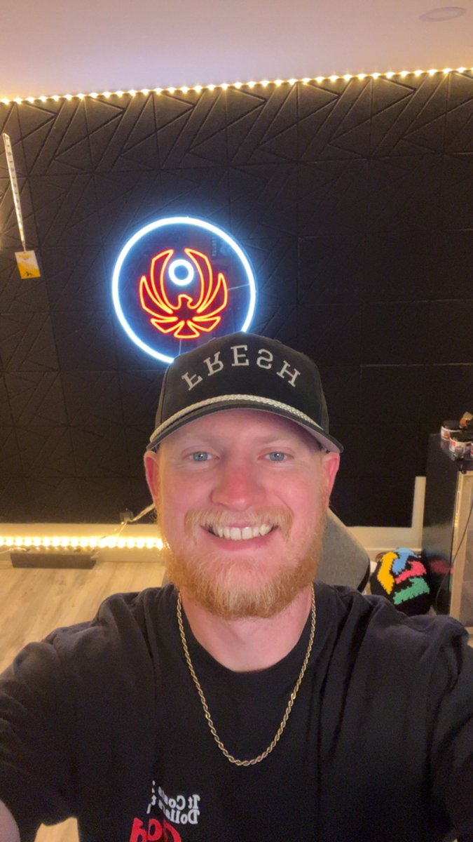 CroweGamingg's tweet photo. TURN UP TUESDAY! 

$$$ giveaway to start stream! Today is a great day to have a great day. 

Come win! 

https://t.co/XezEA78yKM https://t.co/7lhin3luxo