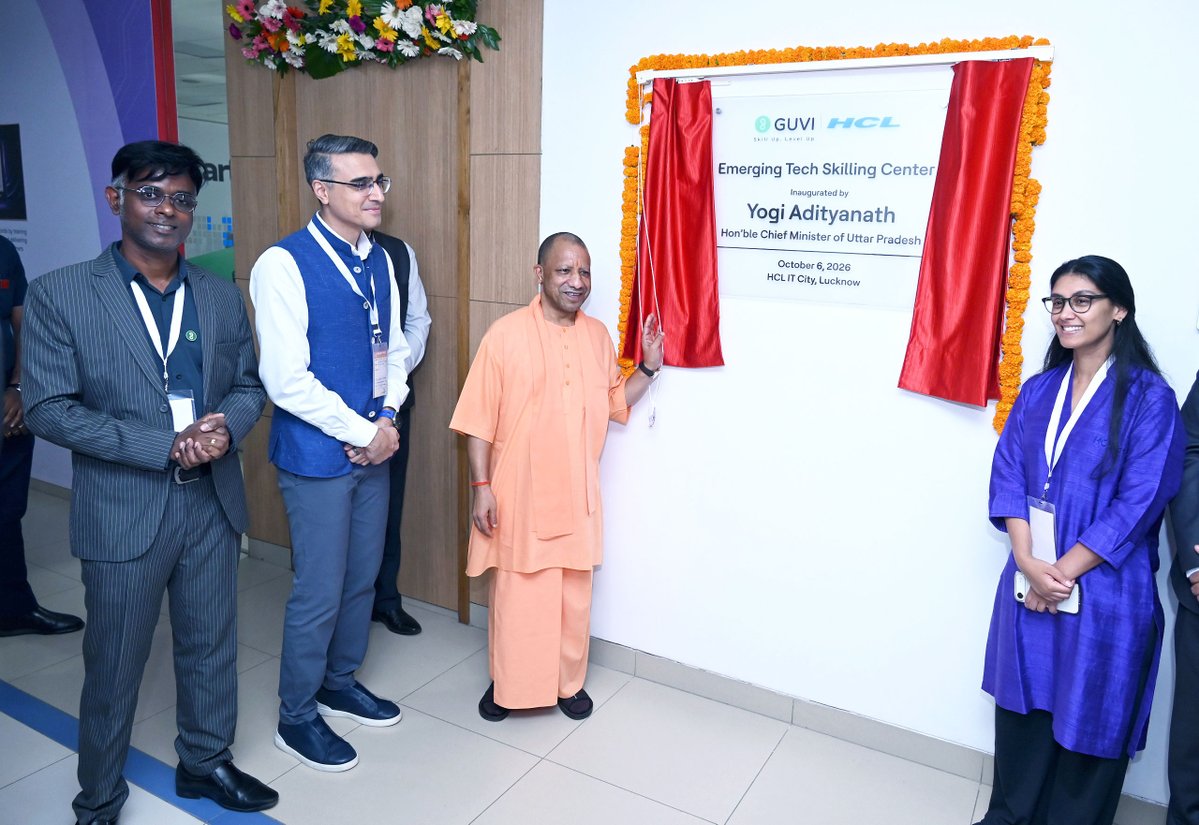 myogiadityanath's tweet photo. HCL Tech, लखनऊ की 10वीं वर्षगांठ के अवसर पर आयोजित कार्यक्रम में आज सम्मिलित हुआ। साथ ही, Emerging Tech Skilling Centre का लोकार्पण भी किया।

इस अवसर पर HCL फाउंडेशन की विभिन्न पहलों से जुड़े लाभार्थियों को चेक एवं प्रमाण-पत्र प्रदान कर सम्मानित किया गया।

HCL Tech ने उत्तर प्रदेश में केवल अपने व्यवसाय का विस्तार ही नहीं किया, बल्कि ग्रामीण महिलाओं एवं स्वयं सहायता समूहों को सशक्त और स्वावलंबी बनाने में भी महत्वपूर्ण यो���दान दिया है।

@hcltech ग्रुप को हार्दिक बधाई।