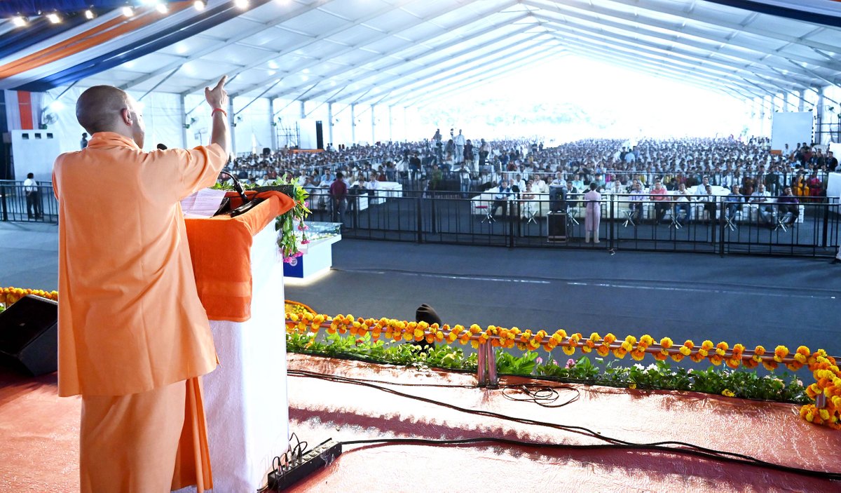 myogiadityanath's tweet photo. https://t.co/qlB8b3Qm4w