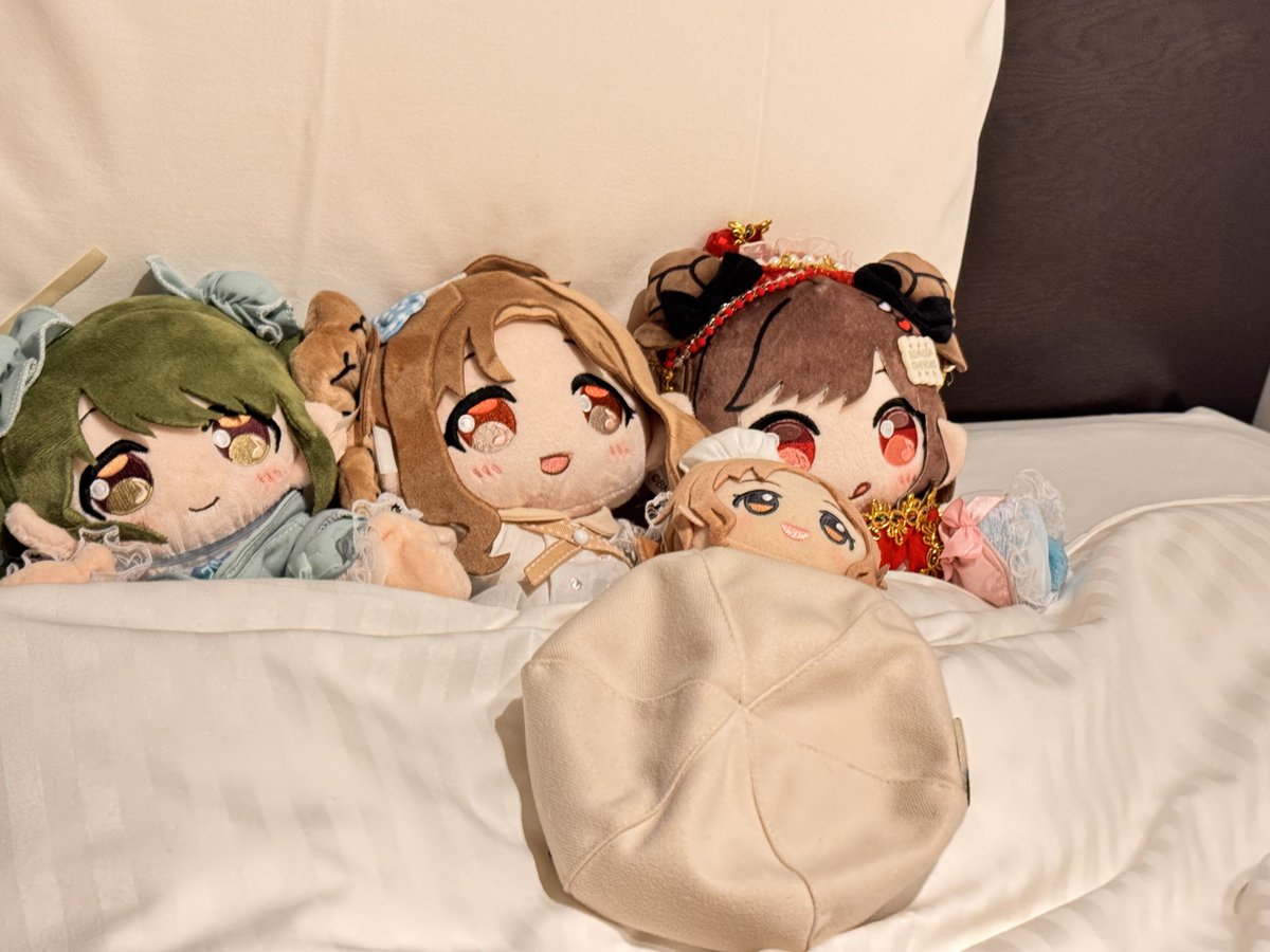 YueNoctChill's tweet photo. ＼＼もちろんプロデューサーは床です／／ https://t.co/RlMOw1Ol2u