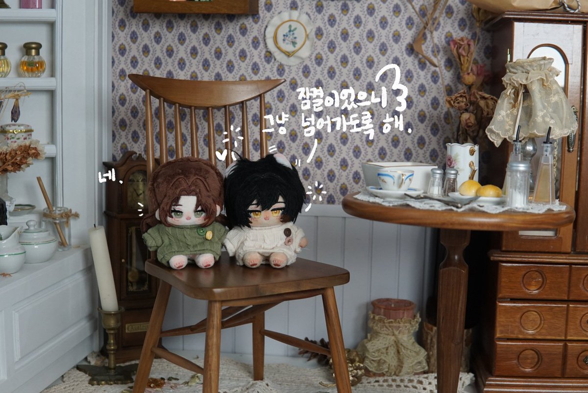 A4dwoe's tweet photo. 새 트친들이 오셧고 저희집 솜사들을 들어올려... https://t.co/07X1LHCehI