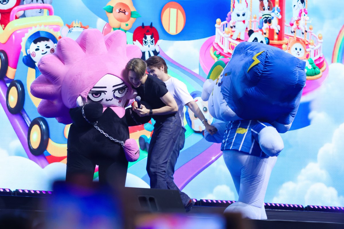 cottonclou_d's tweet photo. วันนี้นีน่าสู้เพื่อสาววายละ แต่หน่านิ๊สู้กลับ ���😂

SKYNANI F4MILY FANIVAL

#GMMTVFANIVAL2026HappyFamilyxSN 
#skywongravee #hirunkit_ 
#SMYLE #NEONA https://t.co/WIUpT4uf5e