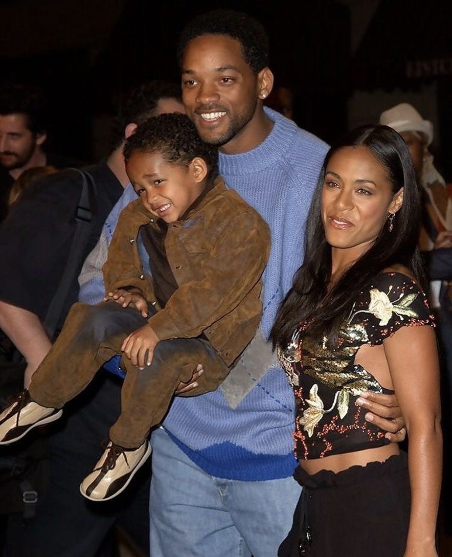GP_oluwapelumi2's tweet photo. Will Smith Says He Would Never Advise Any Man To Get Married. 
  
🗣️ Will Smith: “As a man, One of the quickest ways to ruin your life is to get married and expect your wife to be responsible for your happiness. That’s simply not how it works.

For me, marriage can feel like choosing a life of unhappiness and frustration. You can never completely satisfy a woman, and sometimes she may make choices to pursue her own happiness, regardless of how those choices affect you."