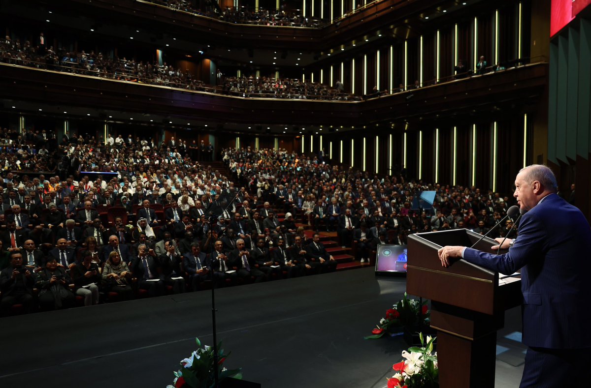 tcbestepe's tweet photo. “Son derece nitelikli bir yükseköğretim sürecini Anadolu’nun dört bir yanına ulaştırdık” https://t.co/Ky5zFn7Z0f https://t.co/oHkRm3c7iD