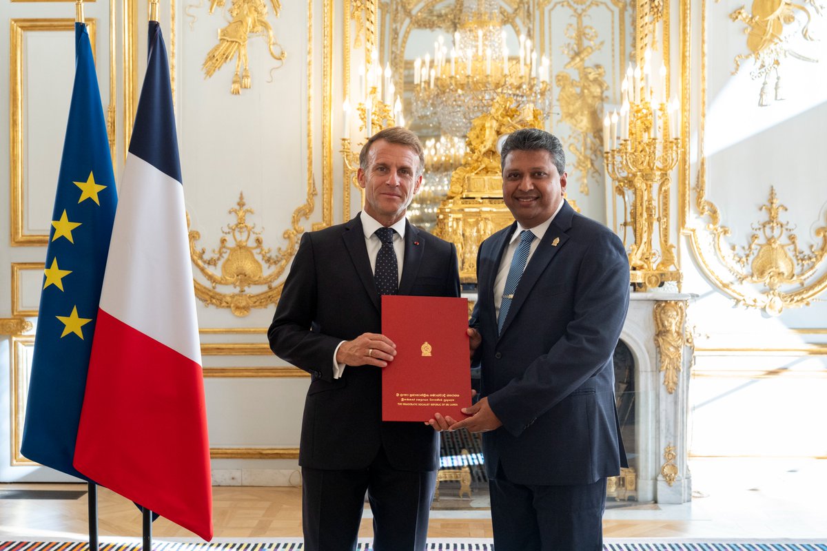 SLinFrance's tweet photo. 𝐀𝐦𝐛𝐚𝐬𝐬𝐚𝐝𝐨𝐫 𝐨𝐟 𝐒𝐫𝐢 𝐋𝐚𝐧𝐤𝐚 𝐭𝐨 𝐅𝐫𝐚𝐧𝐜𝐞 𝐩𝐫𝐞𝐬𝐞𝐧𝐭𝐬 𝐂𝐫𝐞𝐝𝐞𝐧𝐭𝐢𝐚𝐥𝐬 𝐭𝐨 𝐭𝐡𝐞 𝐏𝐫𝐞𝐬𝐢𝐝𝐞𝐧𝐭 𝐨𝐟 𝐭𝐡𝐞 𝐅𝐫𝐞𝐧𝐜𝐡 𝐑𝐞𝐩𝐮𝐛𝐥𝐢𝐜 𝐄𝐦𝐦𝐚𝐧𝐮𝐞𝐥 𝐌𝐚𝐜𝐫𝐨𝐧

The Ambassador of Sri Lanka to France, @SugeeshwaraG, presented his Letters of Credence to the President of the French Republic, @EmmanuelMacron, at the Élysée Palace on Monday, 5th October 2026.

Following the presentation of Credentials, Ambassador Gunaratna had a brief meeting with President Macron, during which he conveyed the warm greetings and best wishes of the President of 
Sri Lanka, @anuradisanayake. He highlighted the vibrant long-standing bilateral relations between Sri Lanka and France and expressed Sri Lanka’s strong interest in further expanding and deepening cooperation across political, economic, trade, maritime, and cultural spheres, as well as in multilateral fora.

President Macron extended his warm greetings to the President, the Government, and the people of Sri Lanka, reaffirming France's shared commitment to further strengthening existing ties and multifaceted cooperation across all sectors.

Both sides acknowledged that President Macron's historic visit to Sri Lanka in July 2023 served as a vital catalyst, reinvigorating and elevating bilateral relations to new heights.

Earlier, on 2nd July 2026, upon assuming duties in Paris as Ambassador-designate and Permanent Delegate to UNESCO, Ambassador Gunaratna presented the open copy of his Letter of Credence to the Deputy Director of State Protocol and Diplomatic Events of the French Ministry for Europe and Foreign Affairs, Mathieu Carmona.

A career diplomat with over 25 years of service, Ambassador Gunaratna previously served as Sri Lanka’s Ambassador to Ethiopia and Permanent Representative to the African Union; Deputy Permanent Representative to the United Nations in New York; and Deputy High Commissioner to the UK. He has also served in diplomatic positions at the Sri Lanka High Commission in New Delhi and at the Permanent Mission of Sri Lanka to the United Nations in Geneva. He holds Bachelor’s and Master’s degrees from the University of Colombo, post-graduate qualifications from Centennial College, Canada, and is an alumnus of S. Thomas’ College, Mount Lavinia.

06 October 2026
Embassy of Sri Lanka
Paris

#DiplomacyLk #lka