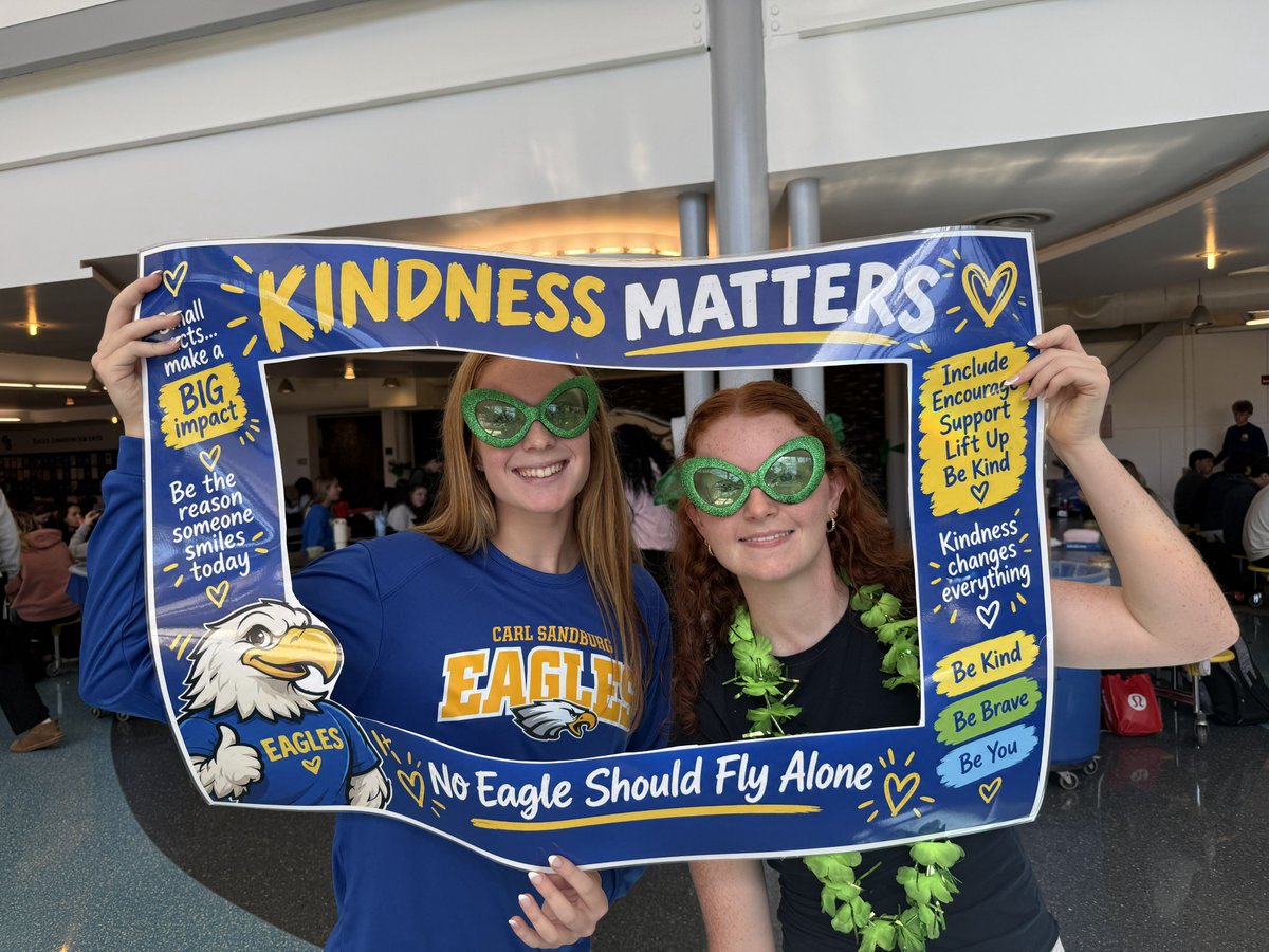CS_GUIDANCE's tweet photo. START WITH HELLO WEEK @SandburgHS Eagles make sure to stop by the Kindness wall in the cafeteria this week!! #bekind #sayhello @CHSD230 @DSmithCSHS https://t.co/VKVm53qpgu