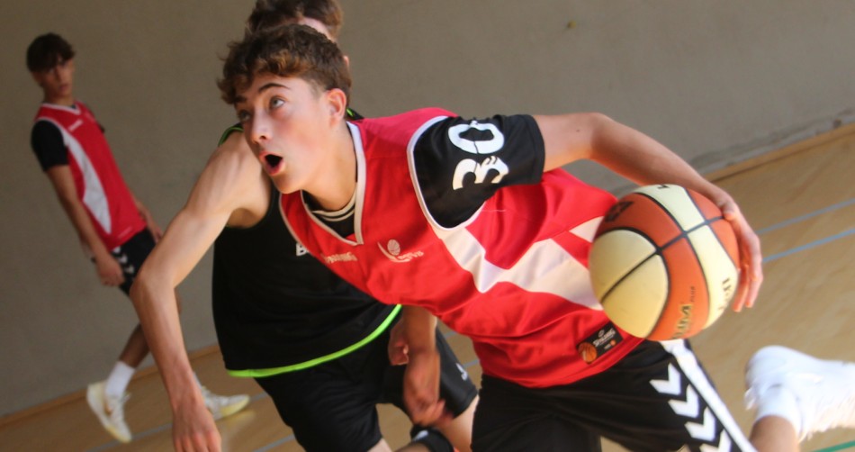 BizkaiaBasket's tweet photo. ⛹️ Asteburu honetan, Bizkaiko aurre-selekzioek prestaketako entrenamendu-saioa egingo dute, prestaketa-aldi honetako proba bakarraren aurrekoa  🏀 https://t.co/QyF3XylW3L https://t.co/tsfbshKR6G