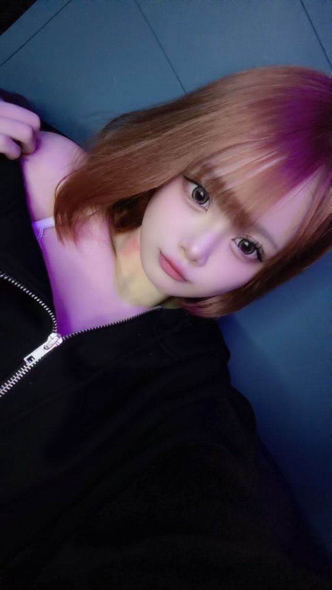 kogane_sora's tweet photo. 首の赤いのはりっぷ💄 https://t.co/6DIuPEop2h