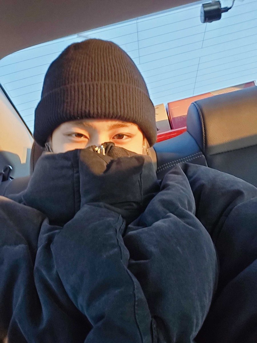 jungwon_mine's tweet photo. the type of boyfriend who always lets you know when he's out https://t.co/kKa8f9c0Ts