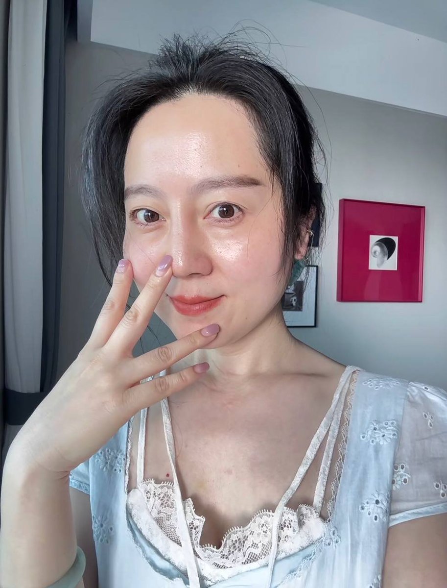 marferbar83's tweet photo. 表面上是个优雅温和的阿姨，私下里其实比年轻小姑娘还敢玩。这个年纪的从容和反差，你接得住吗？ https://t.co/G3YQElYJ5F