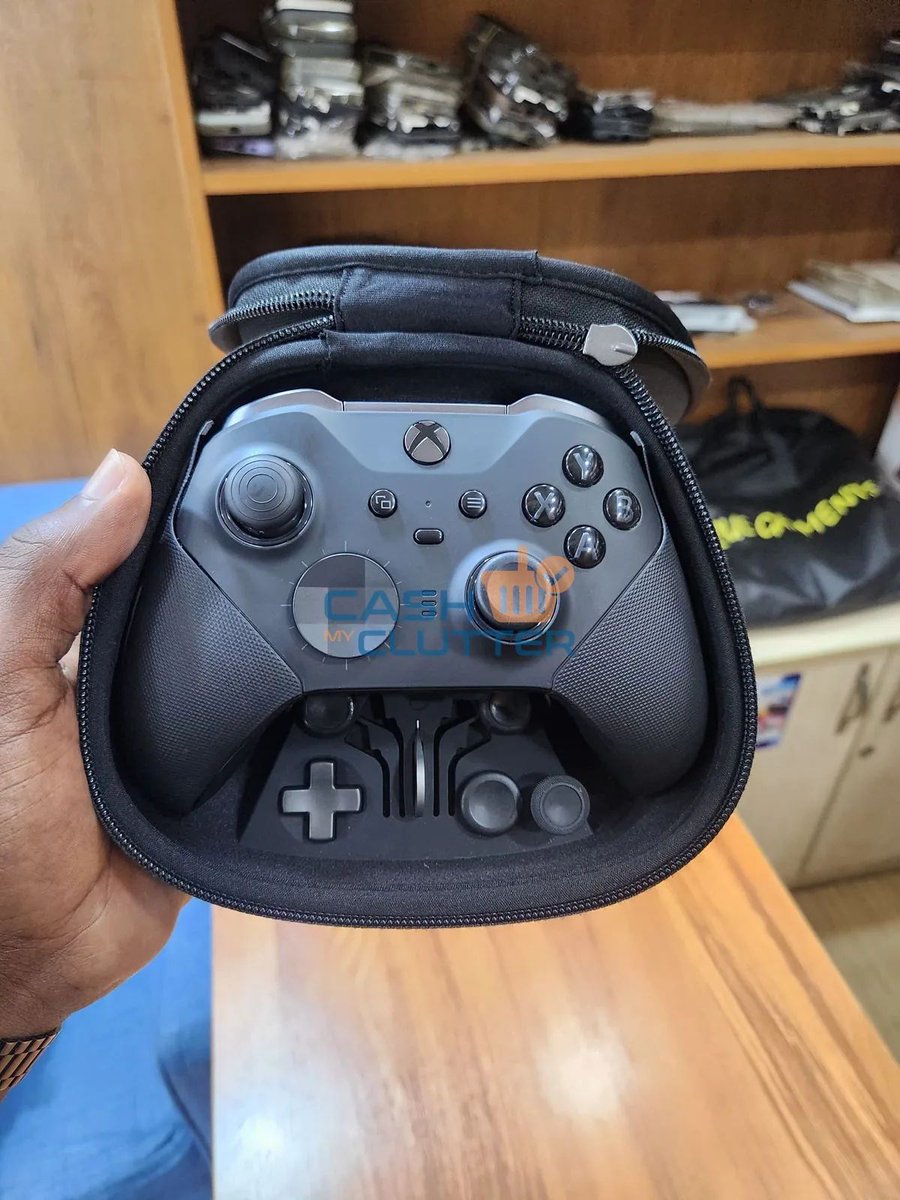cashmyclutter's tweet photo. Just listed: Xbox Elite Series 2 controller, used – excellent condition. Price: UGX 350,000. Location: Kooki tower. Check it out: https://t.co/fcpwAXGmVx
#Xbox #Gaming #Electronics #CashMyClutter https://t.co/sT3faVfB2f